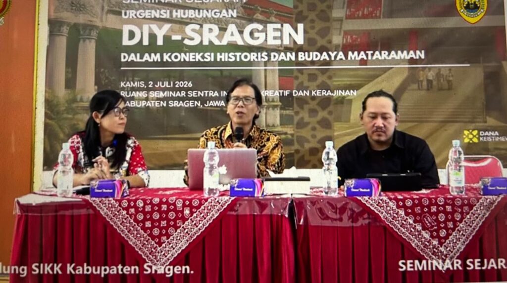 Sejarawan universitas gadjah mada dr Sri margana dan filolog jawa rendra agusta catrawarta Sejarawan universitas gadjah mada dr Sri margana dan filolog jawa rendra agusta